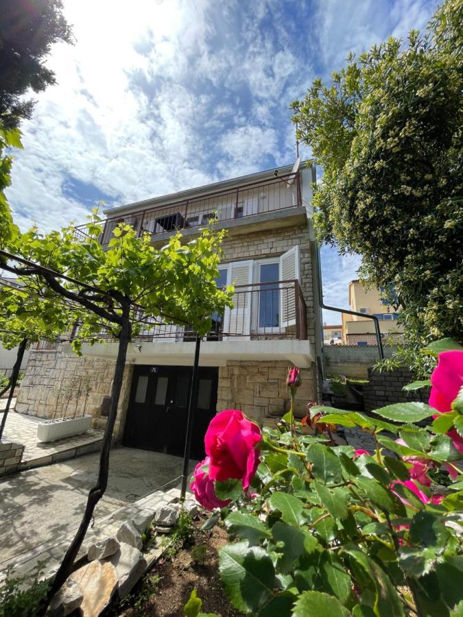 Apartment Tulip Premantura Exterior photo