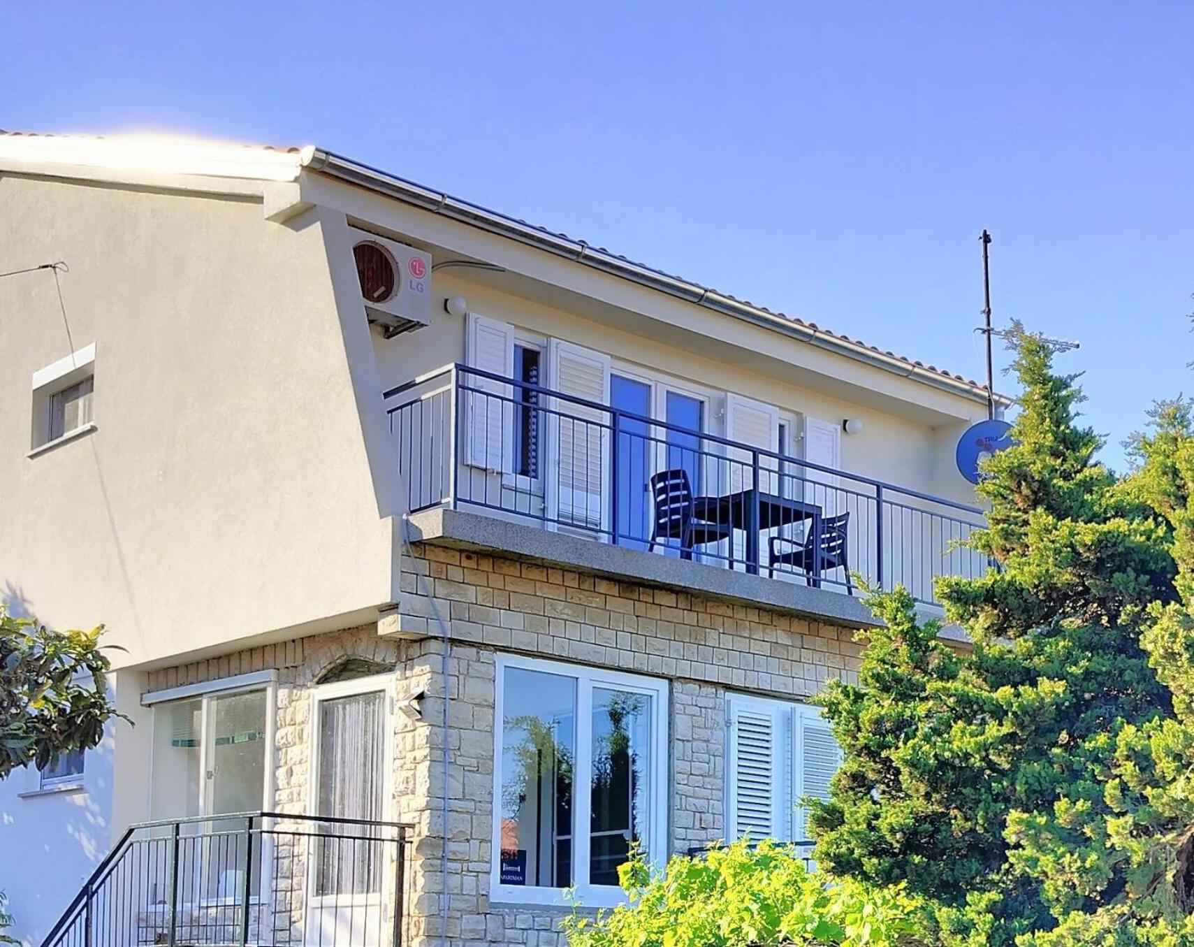 Apartment Tulip Premantura Exterior photo